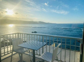 Beach Front Studio. OceanView Terrace. FastWifi